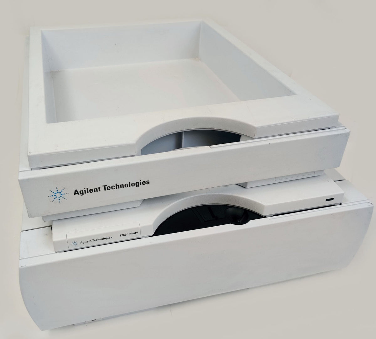 Agilent 1260 Infinity G1316A Thermostatted Column Compartment w Cover, Tray - 