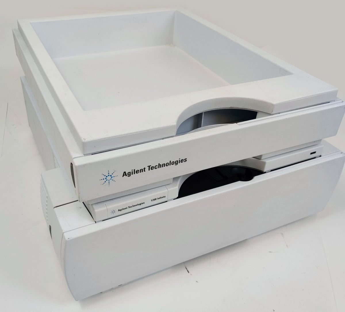 Agilent 1260 Infinity G1316A Thermostatted Column Compartment w Cover, Tray - 