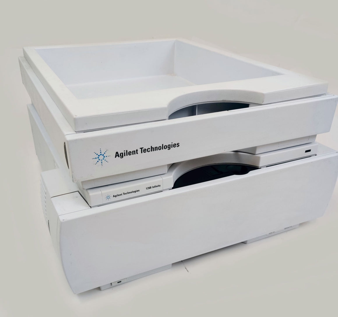 Agilent 1260 Infinity G1316A Thermostatted Column Compartment w Cover, Tray - 