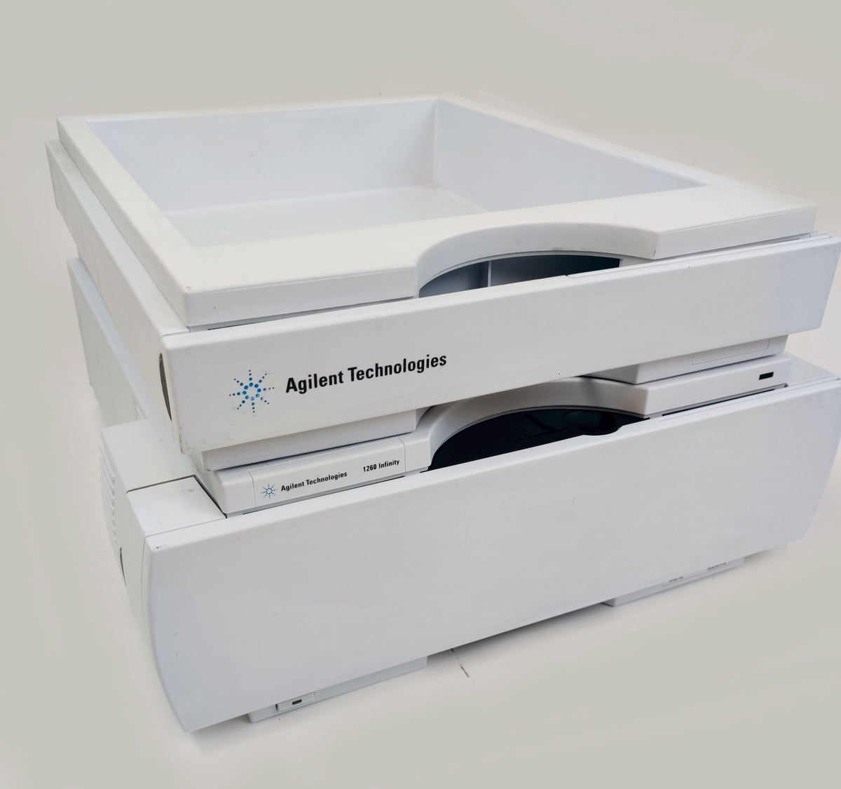 Agilent 1260 Infinity G1316A Thermostatted Column Compartment w Cover, Tray - 