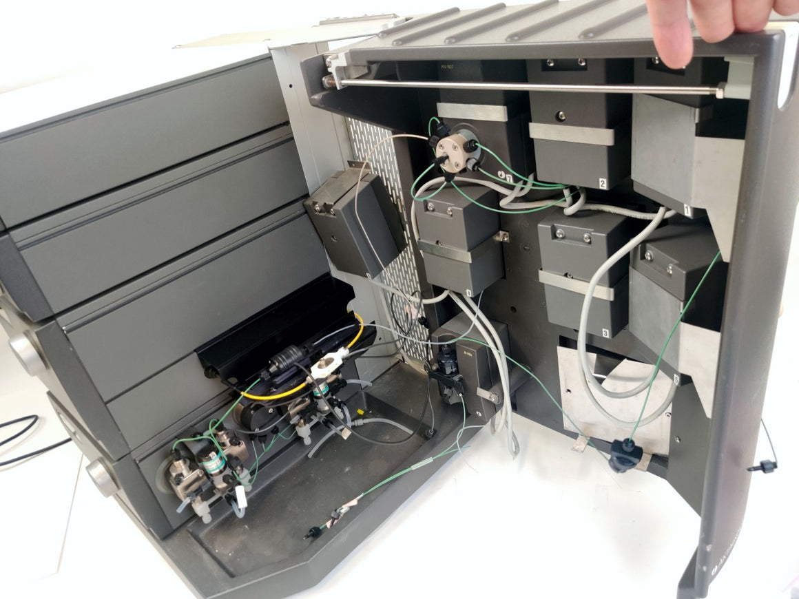 GE AKTA Explorer 100 FPLC System w Box 900, Monitor UV-900, Pump P-90, PH/c-900