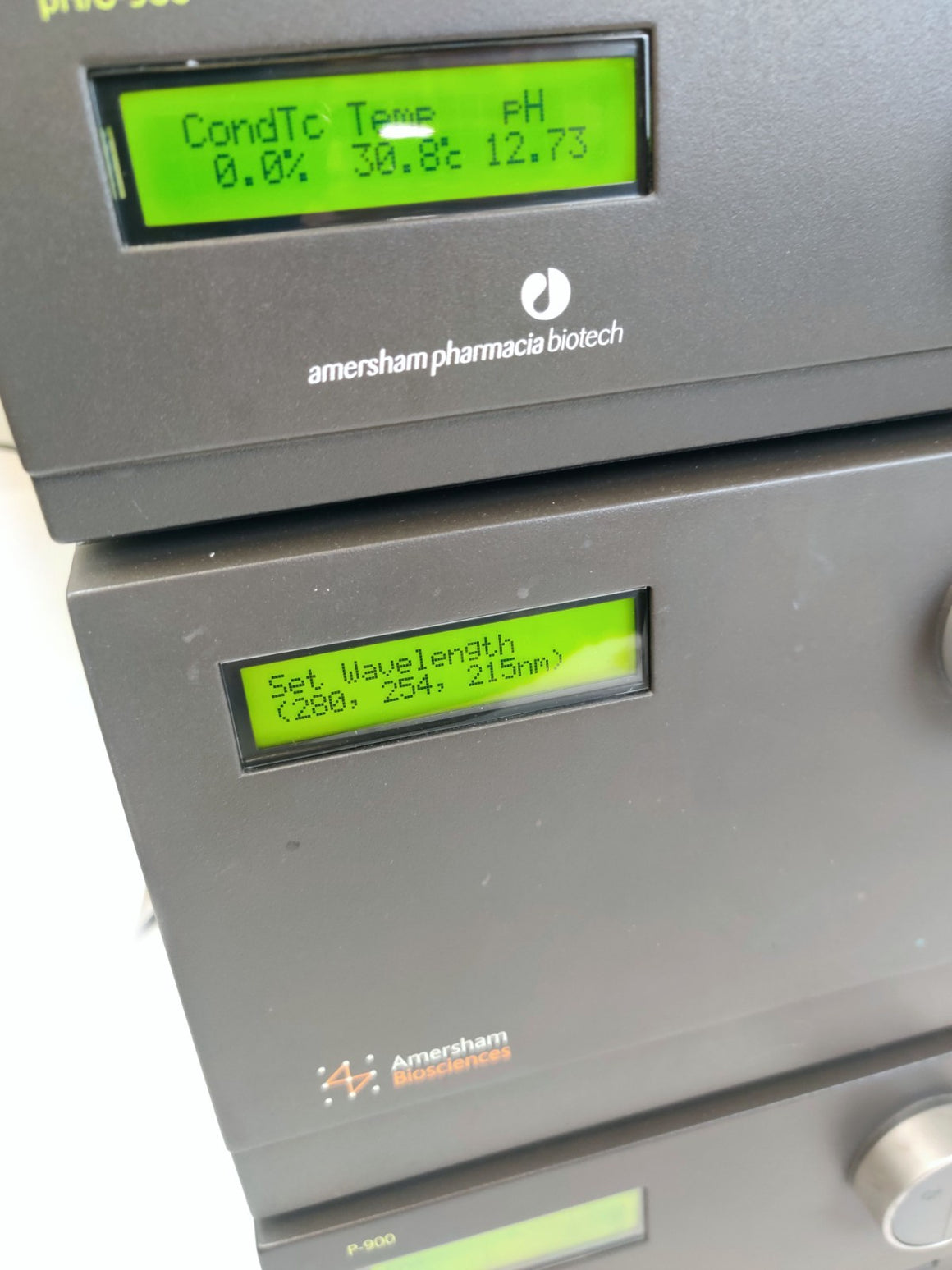 GE AKTA Explorer 100 FPLC System w Box 900, Monitor UV-900, Pump P-90, PH/c-900