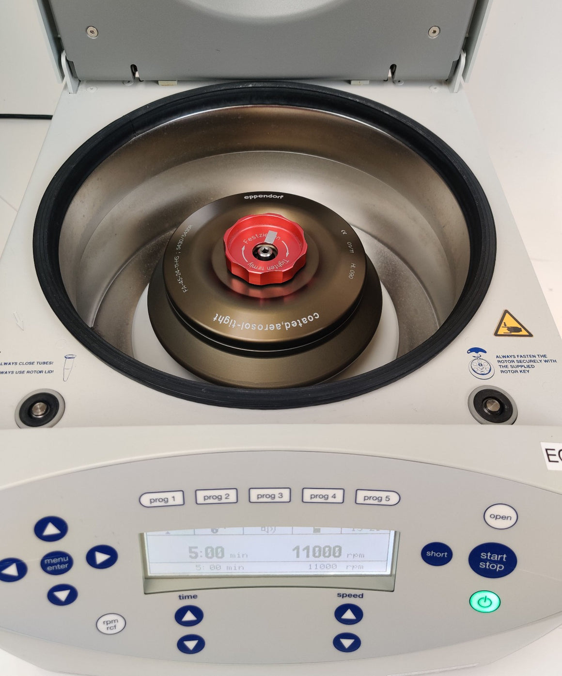 Eppendorf 5430 Centrifuge & 24x2.0mL Rotor FA-45-24-11-HS