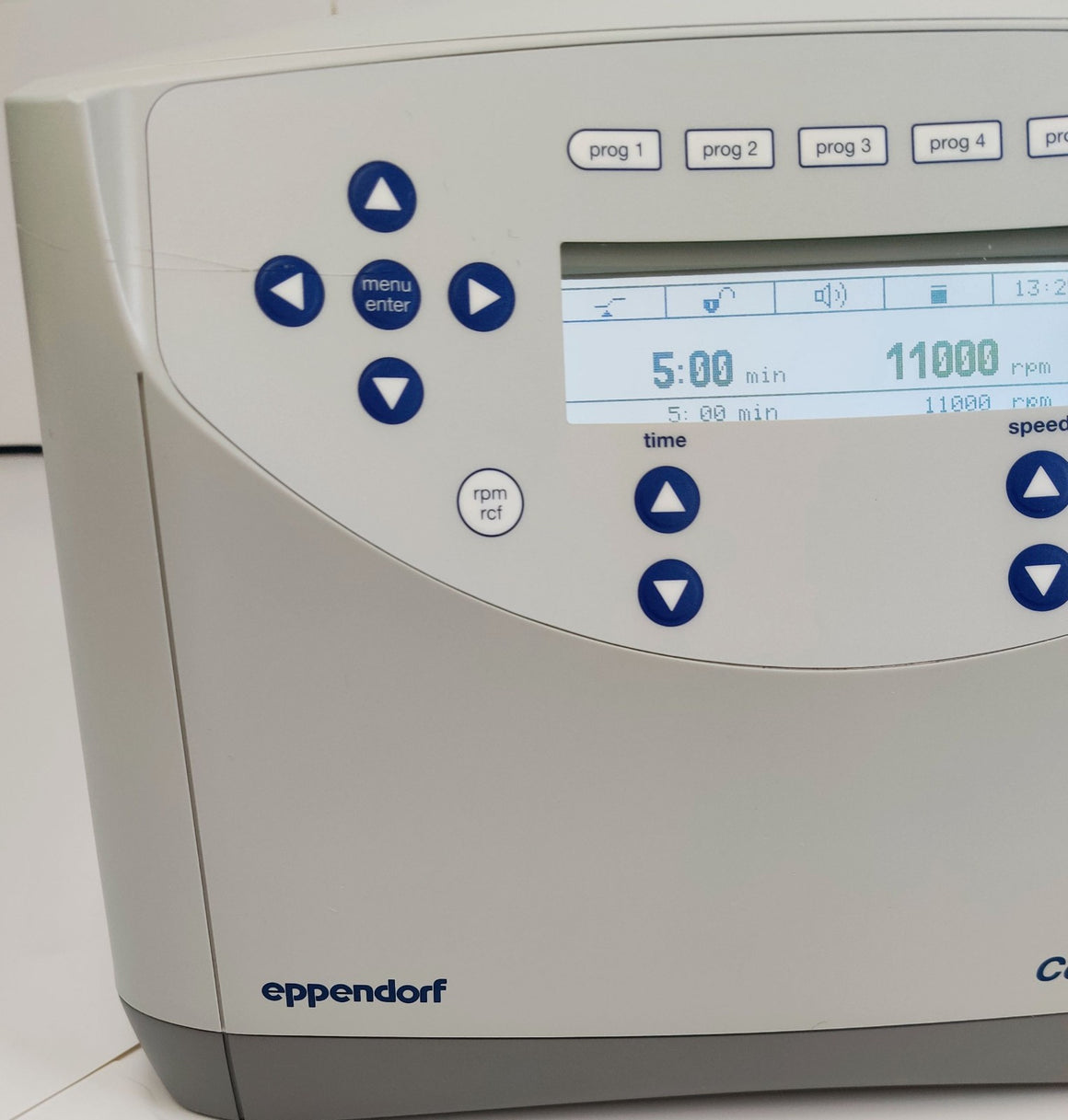 Eppendorf 5430 Centrifuge & 24x2.0mL Rotor FA-45-24-11-HS