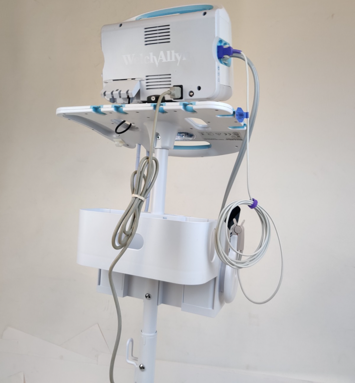 Welch Allyn Connex 6000 68NXTX Vital Signs Monitor WiFi SpO2 Stand Temp - 