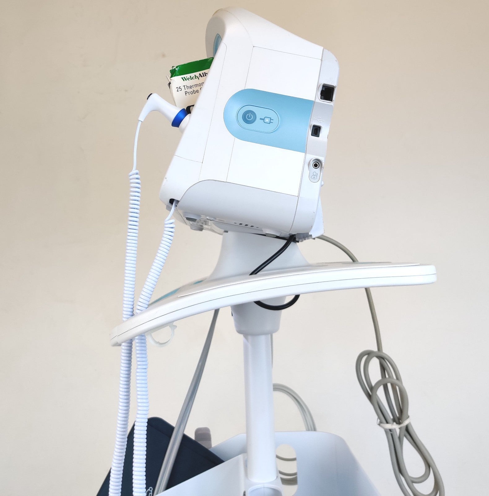 Welch Allyn Connex 6000 68NXTX Vital Signs Monitor WiFi SpO2 Stand Temp - 
