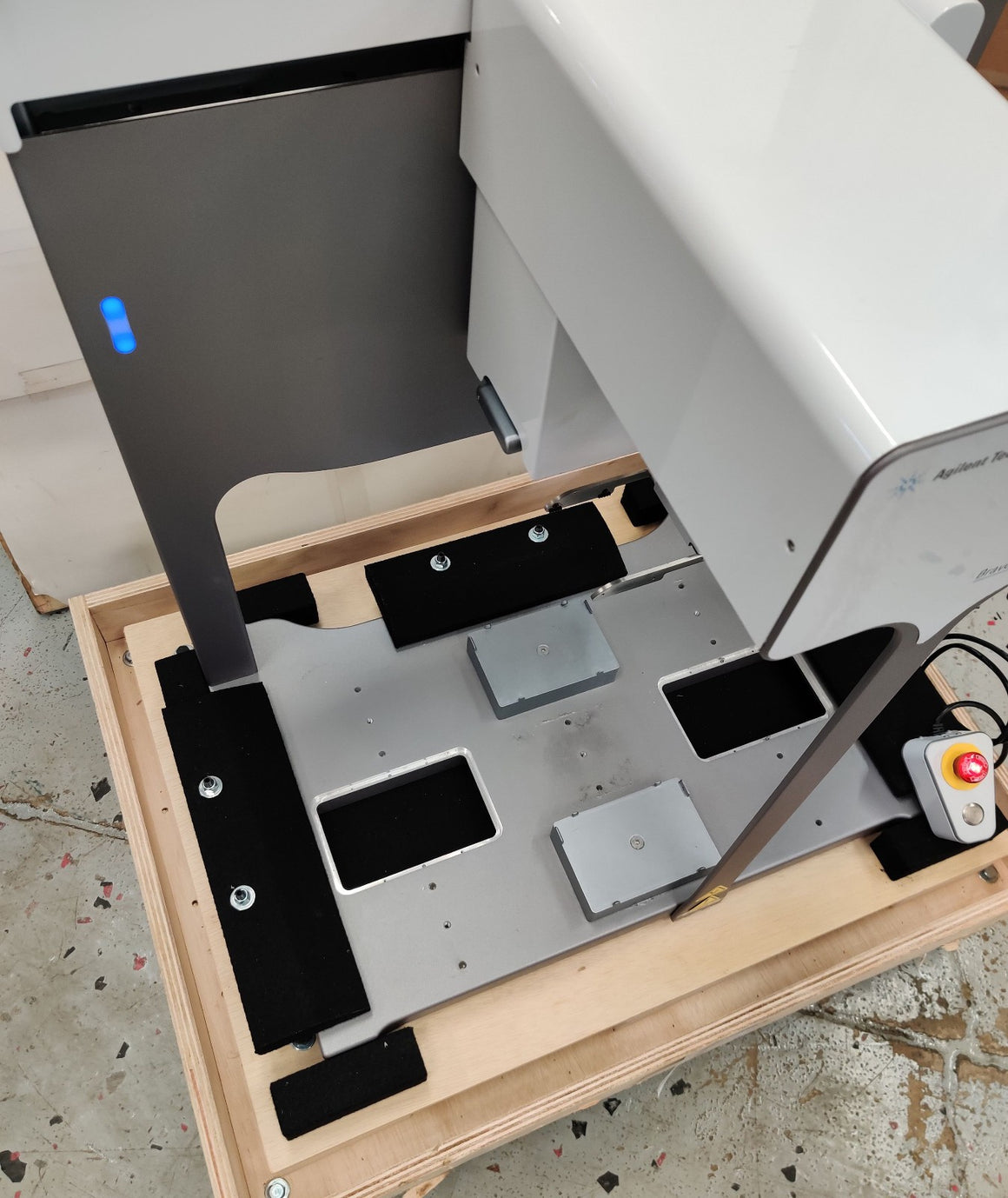 Agilent Bravo 16050-102 Automated Liquid Handling Robot Platform Power Tested - 