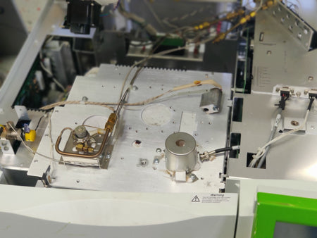 PerkinElmer Clarus 680 Gas Chromatograph N665968E. Power tested