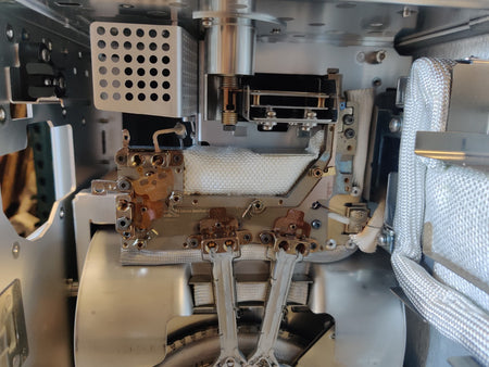 Agilent Intuvo 9000 G3950A Gas Chromatograph w/ S/SL Inlet Injector. 2021