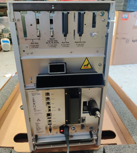 Agilent Intuvo 9000 G3950A Gas Chromatograph w/ S/SL Inlet Injector. 2021