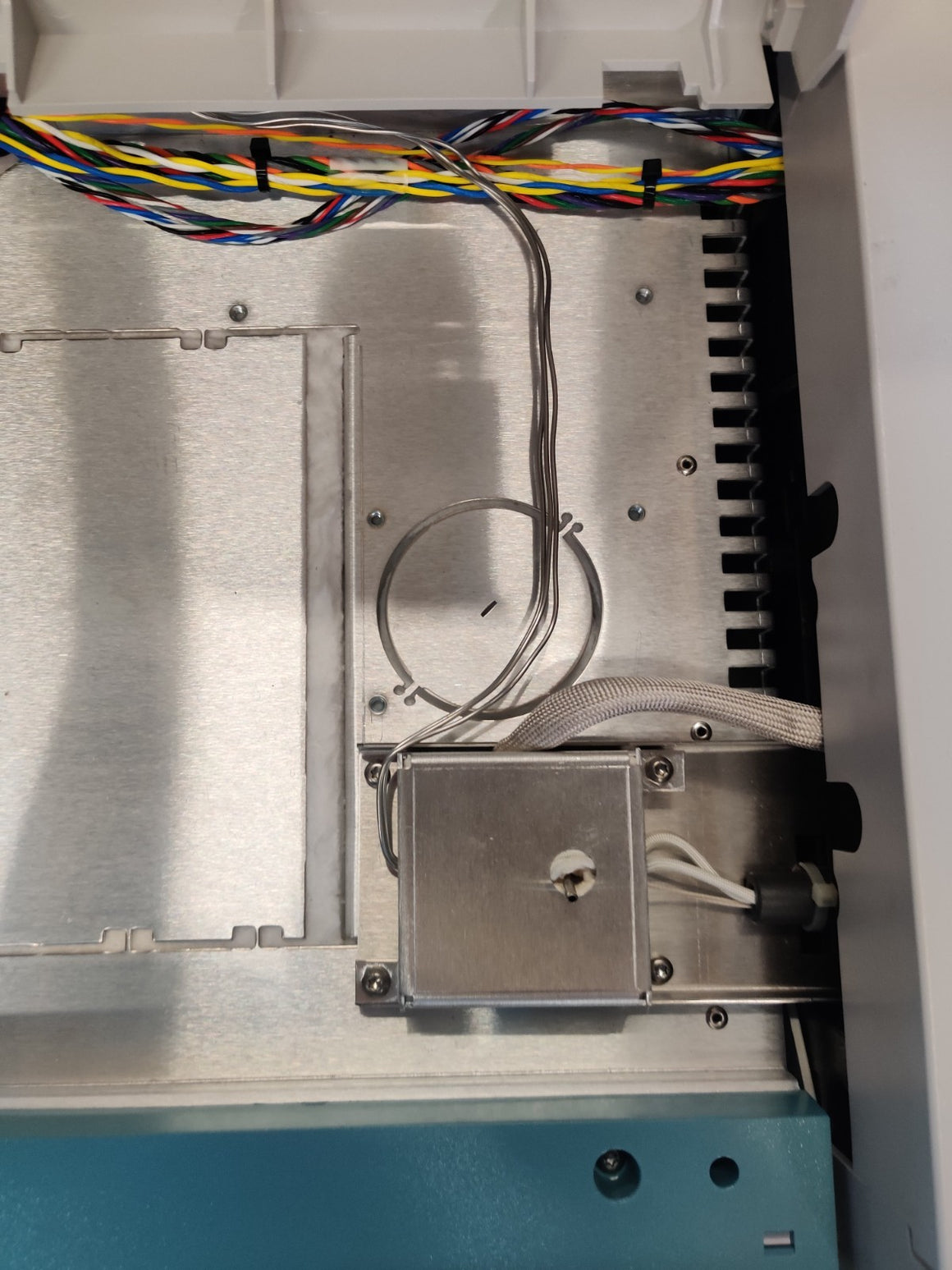 Agilent 6890 Plus Gas Chromatograph G1530A TCD Detector and S/SL Injector Tested