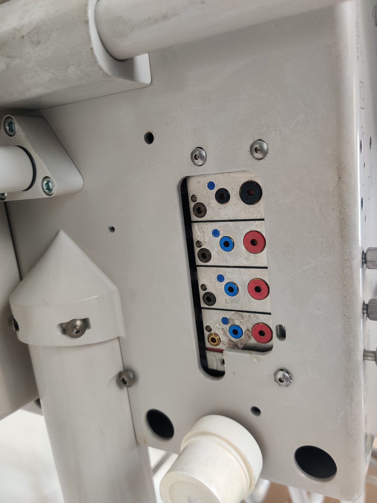 A-dec Ultrasonic Delivery System Unit with attachments for 1040 Cascade Chair - 