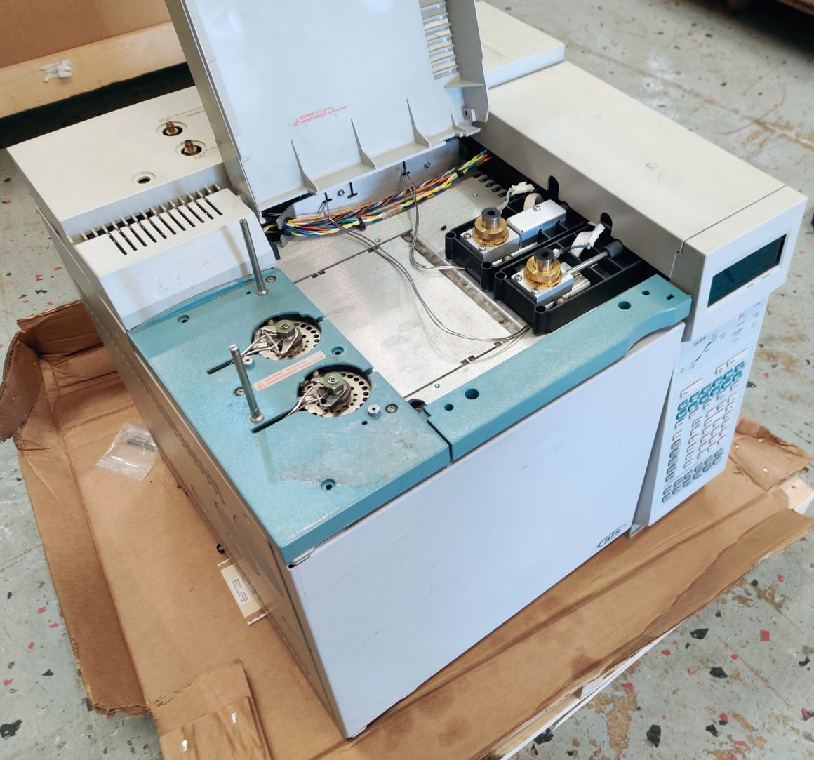Agilent 6890 Plus Gas Chromatograph G1530A Two FID Detectors EPC Type II - 