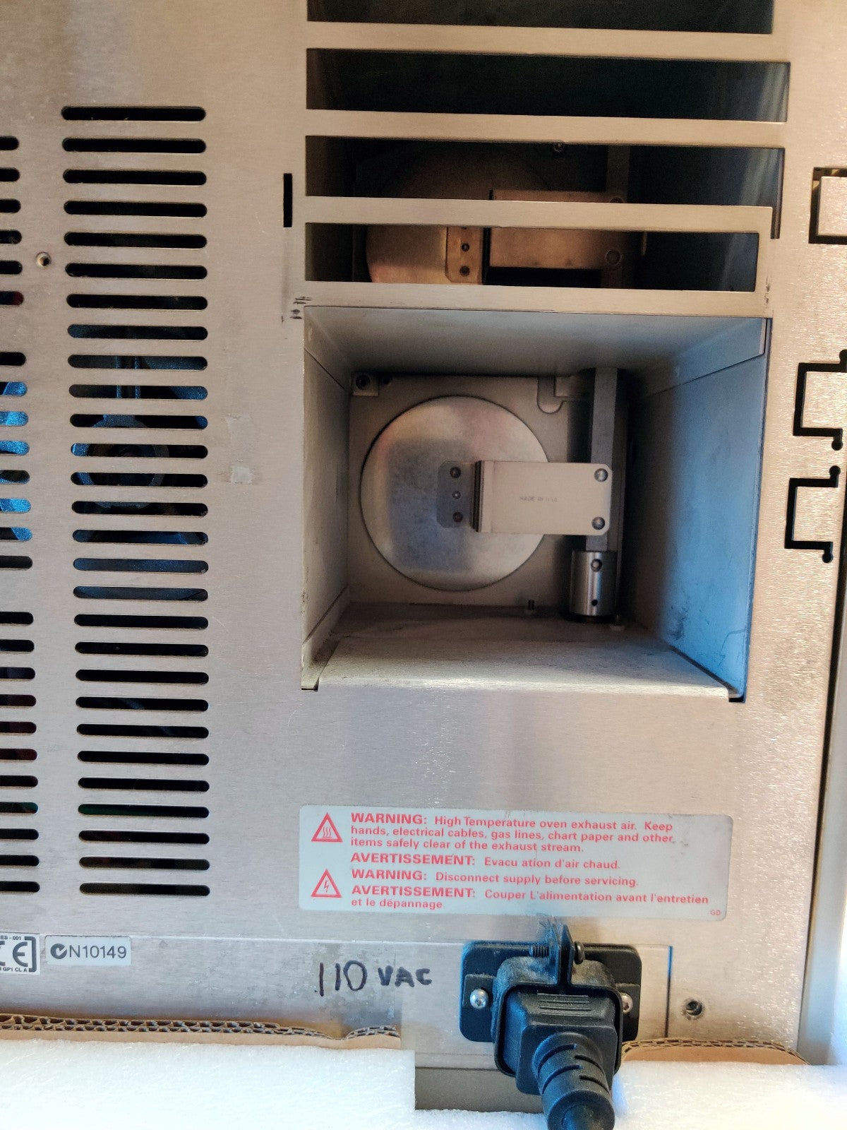 Agilent 6890N Network Gas Chromatograph G1530N with FID Detector, S/SL Injector - 
