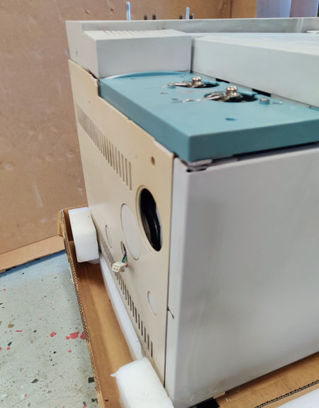 Agilent 6890N Network Gas Chromatograph G1530N with FID Detector, S/SL Injector - 