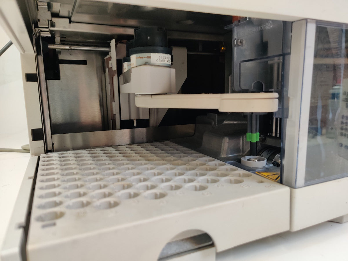 Agilent G1313A ALS Standard Autosampler 1100 HPLC w 100 x 2ml Vial Tray & G1312A - 