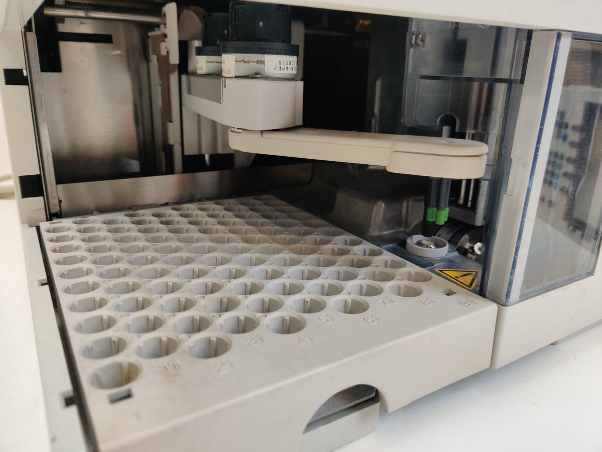Agilent G1313A ALS Standard Autosampler 1100 HPLC w 100 x 2ml Vial Tray & G1312A - 