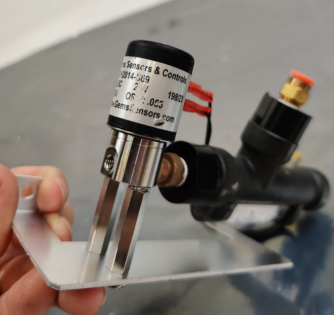 PerkinElmer N0770527 Pneumatic Sensor 100PSI Gems GH2014-S69 & FS-4 Flow Switch