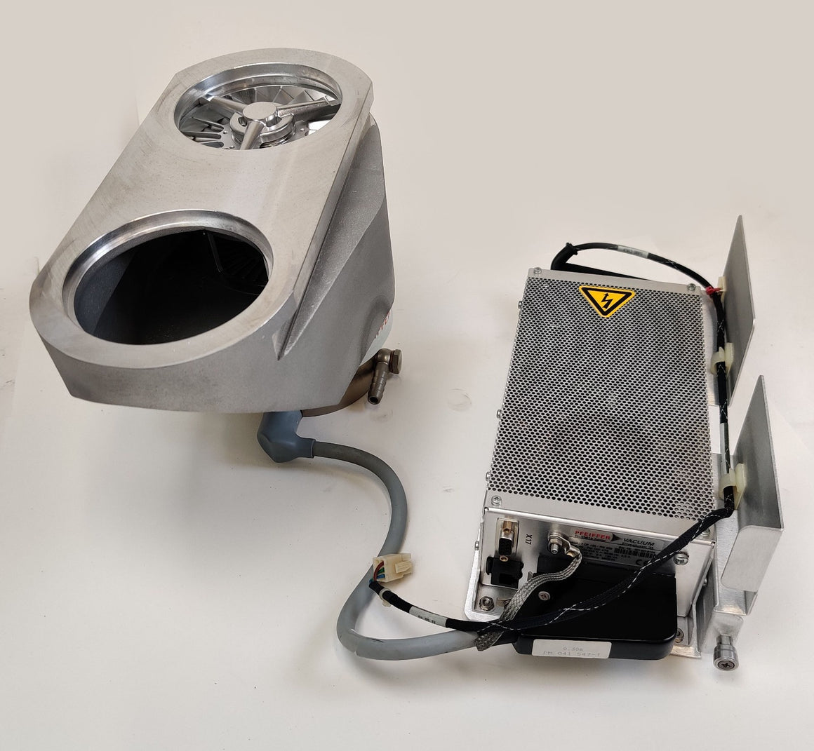 Pfeiffer TMH 260-130 Turbomolecular Vacuum Pump w/ TCP 120 Controller Thermo LCQ - 